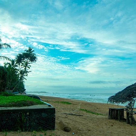 Hikkaduwa Backyard Beach Homestay 高尔 外观 照片