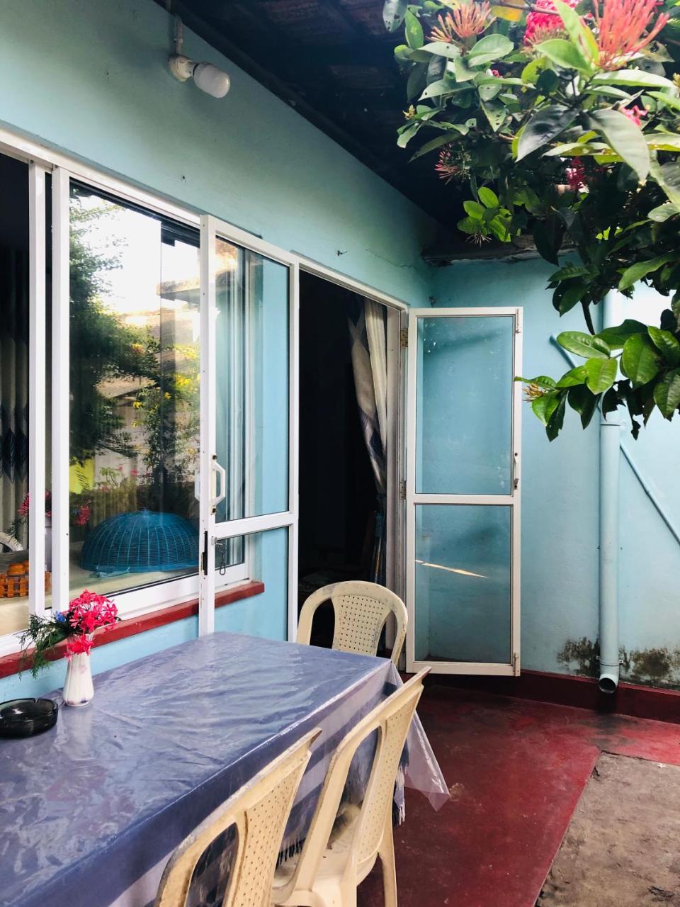 Hikkaduwa Backyard Beach Homestay 高尔 外观 照片