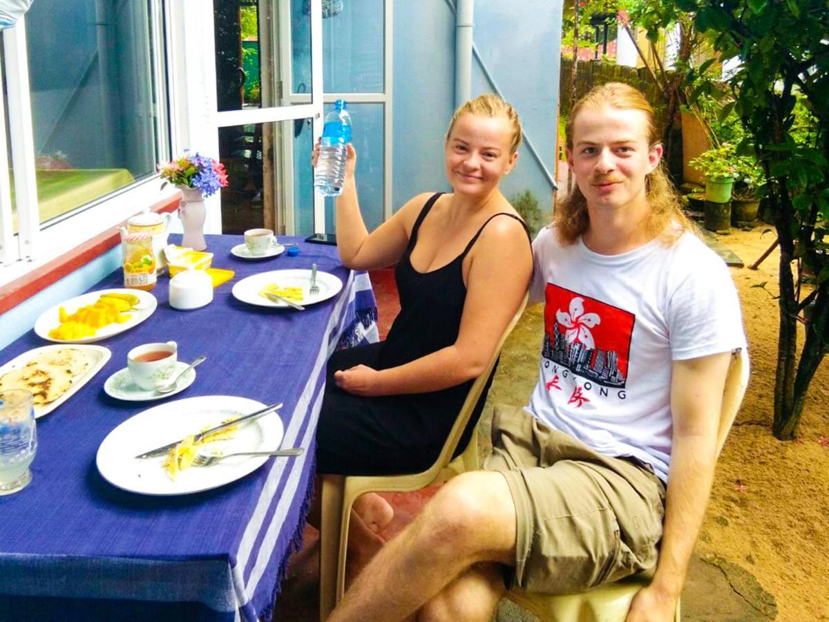 Hikkaduwa Backyard Beach Homestay 高尔 外观 照片