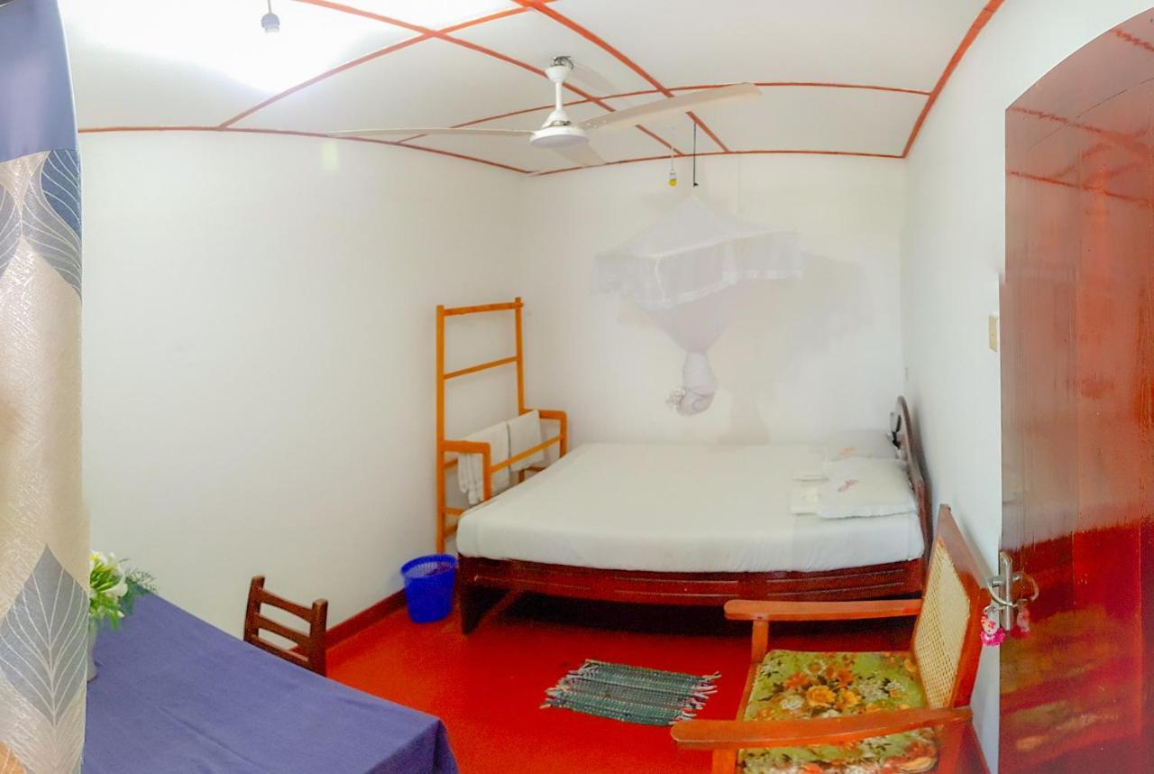 Hikkaduwa Backyard Beach Homestay 高尔 外观 照片